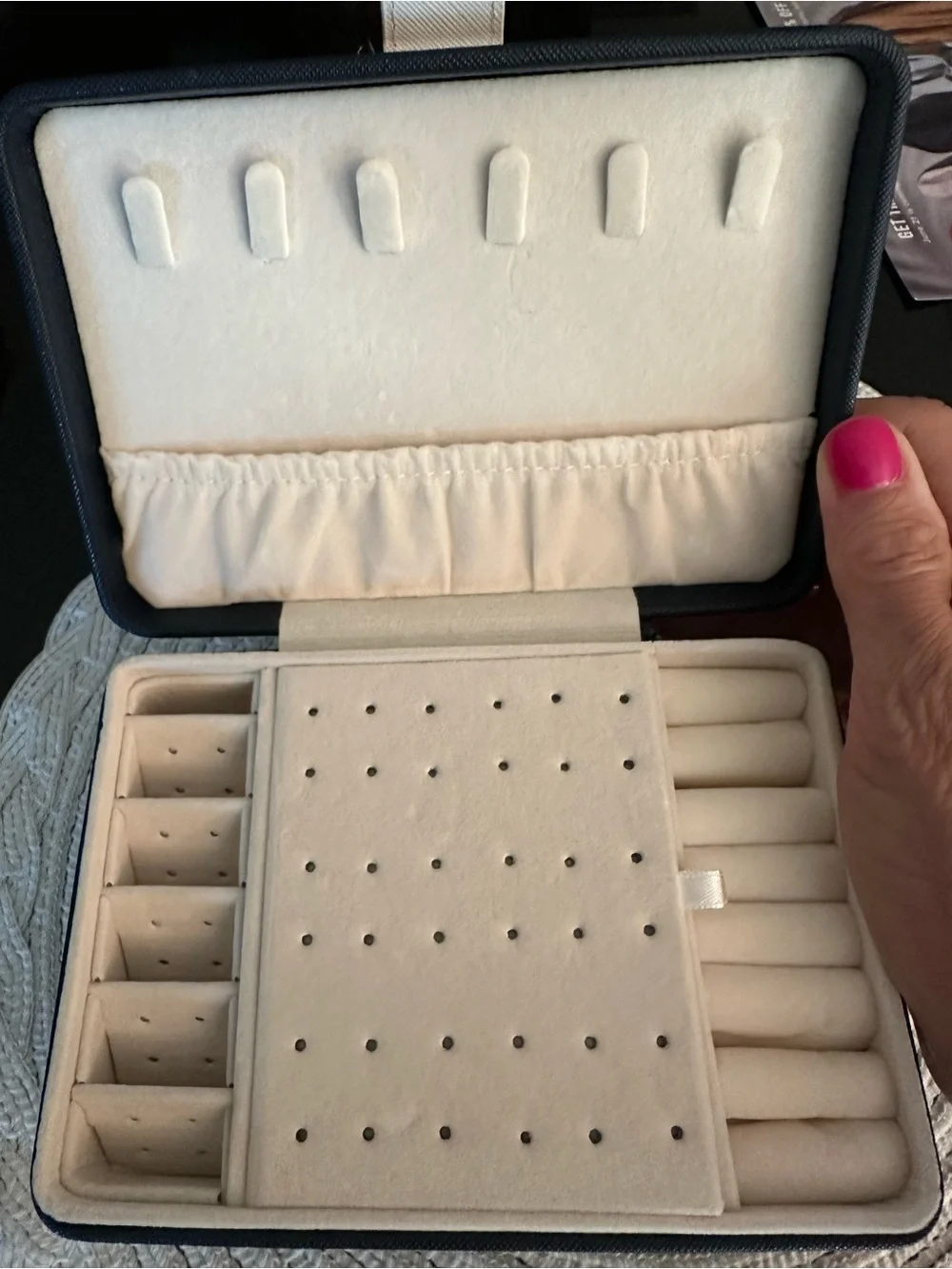 ⭐️NWOT⭐️ Navy Travel Jewelry Box with White Snap Strap